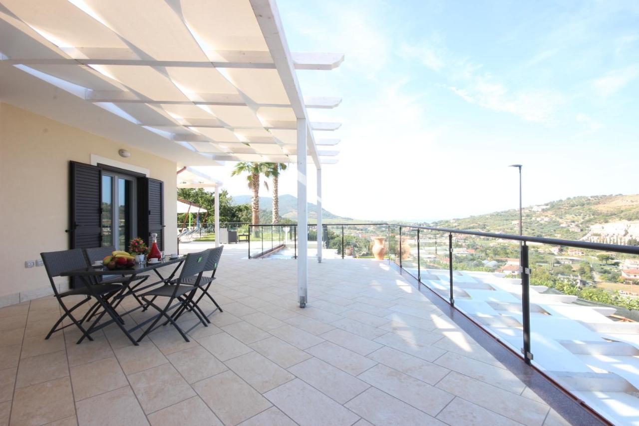 Country House Marj & Jo Resort Agropoli Bagian luar foto