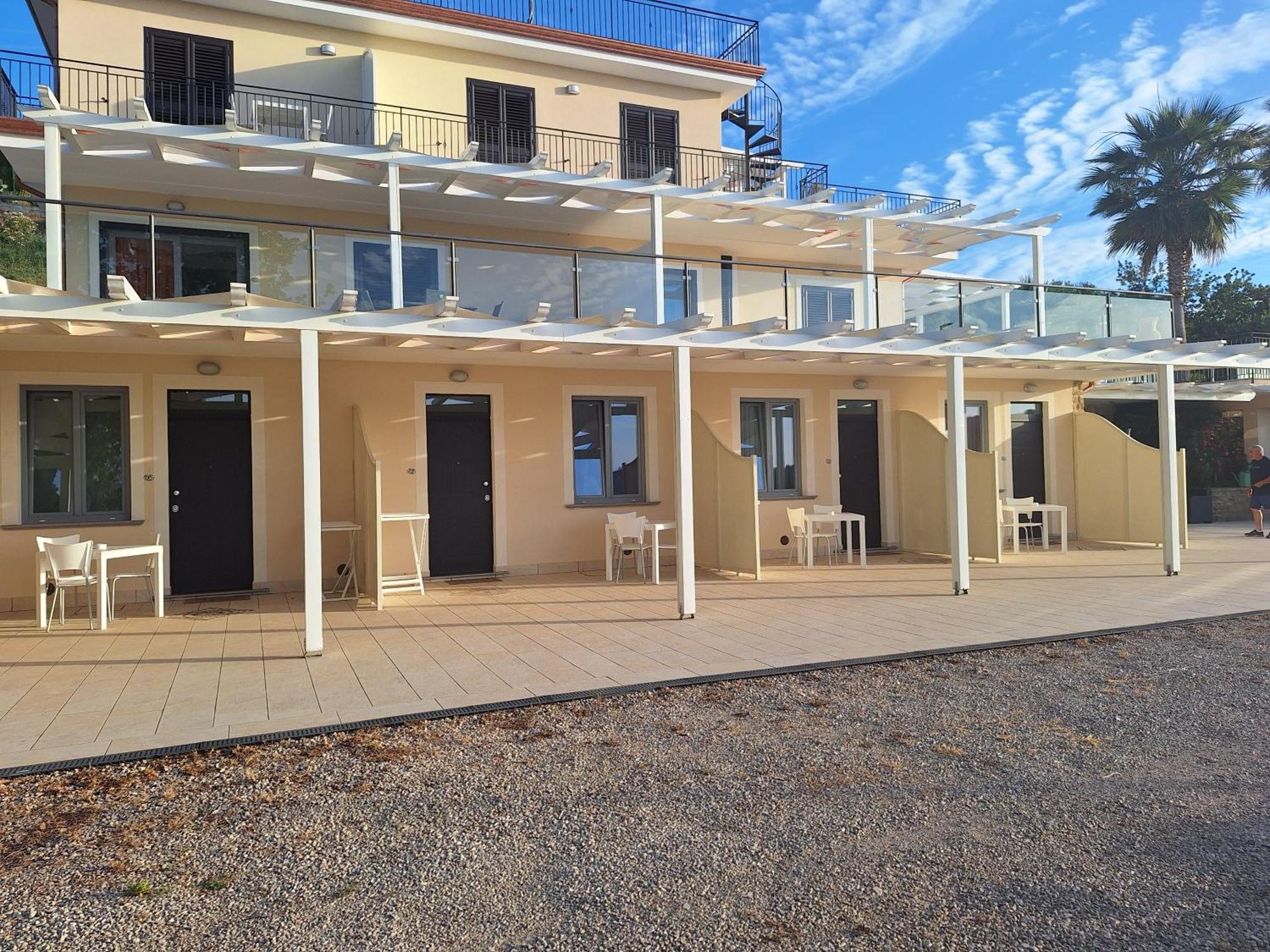 Country House Marj & Jo Resort Agropoli Bagian luar foto